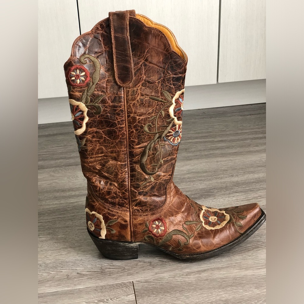 Old Gringo cowgirl boot!